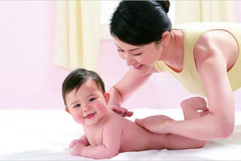 济南代生宝宝长牙了就断奶了吗 喂奶的六大误区妈妈千万要避开